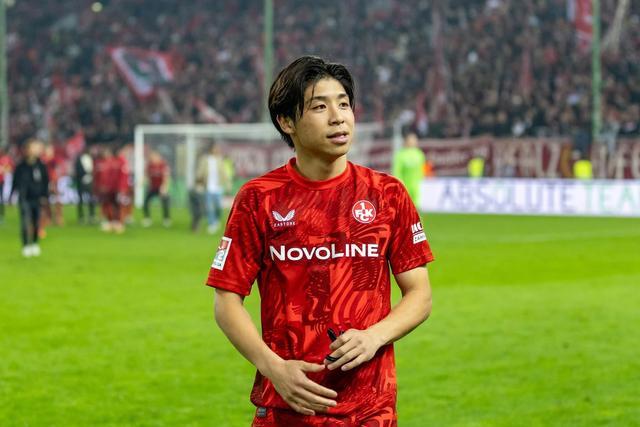 德媒最新消息曝光，汉诺威俱乐部正式向日本足坛新星横田大祐的所属球队提出买断申请，据悉买断费用高达200万欧元，此举引发多方关注与热议，标志着这位亚洲边锋或将开启职业生涯新篇章