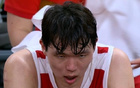 NBA16号秀在国家队当蓝领？杨瀚森7分8板单节7分钟0出手惹争议